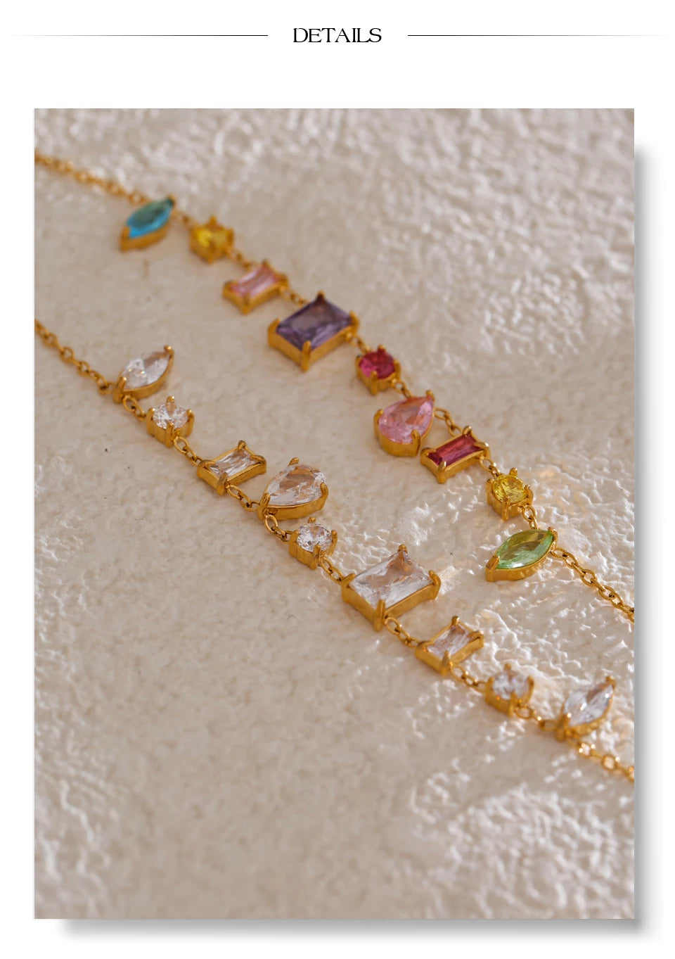 Collier pendentif plaqué or, coloré ou blanc et délicat orné de zircones cubiques, inoxydable de haute qualité, bijou tendance et raffiné. Un cadeau exquis.